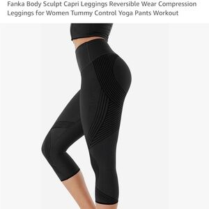 NWT Fanka Lift n Curve Capris Compression - Reversible - in Black Size M